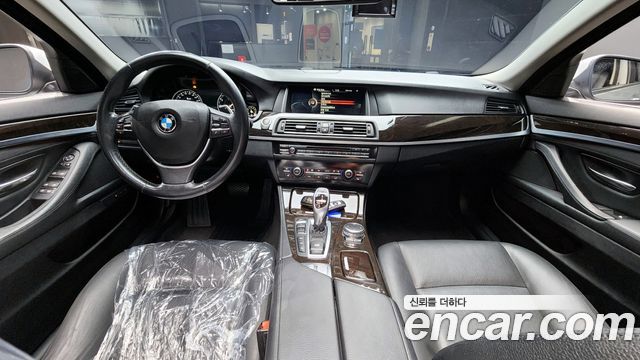 BMW 5 серии 2015 thumb 8