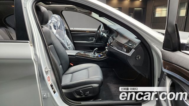 BMW 5 серии 2015 thumb 11