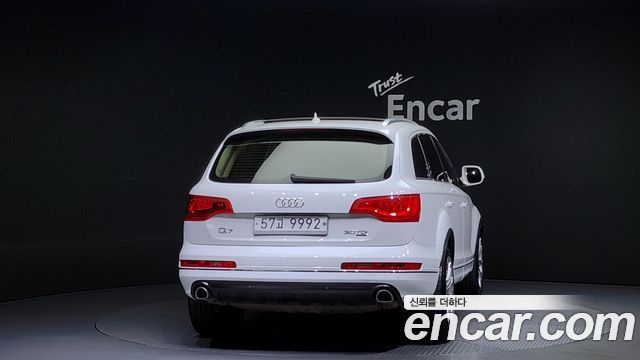 Audi Q7 2013 thumb 5