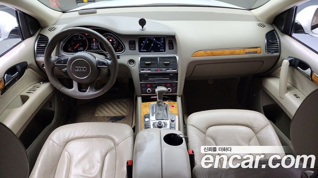 Audi Q7 2013 thumb 8