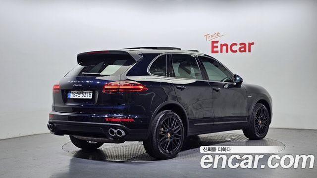 Porsche Cayenne 2015 thumb 3