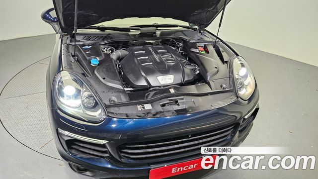 Porsche Cayenne 2015 thumb 6