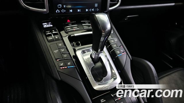 Porsche Cayenne 2015 thumb 9