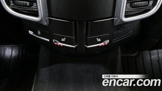 Porsche Cayenne 2015 thumb 12