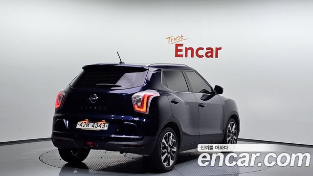 SsangYong Tivoli 2015 thumb 3