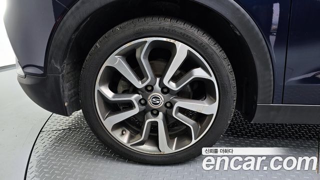 SsangYong Tivoli 2015 thumb 6