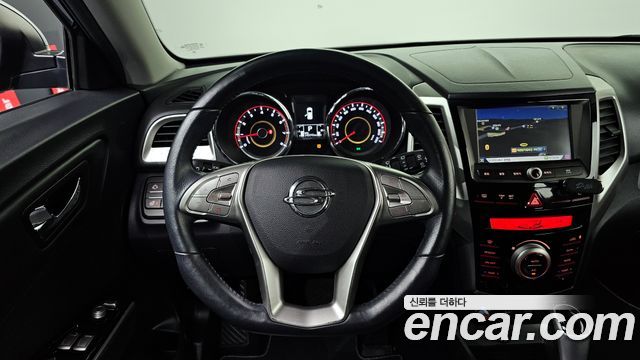 SsangYong Tivoli 2015 thumb 12