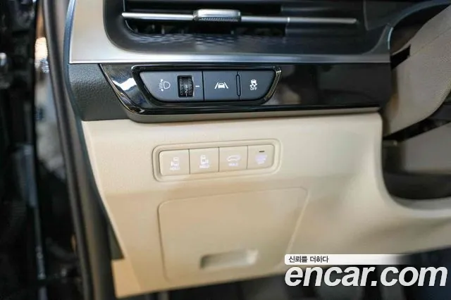 Kia Carnival 2021 thumb 12