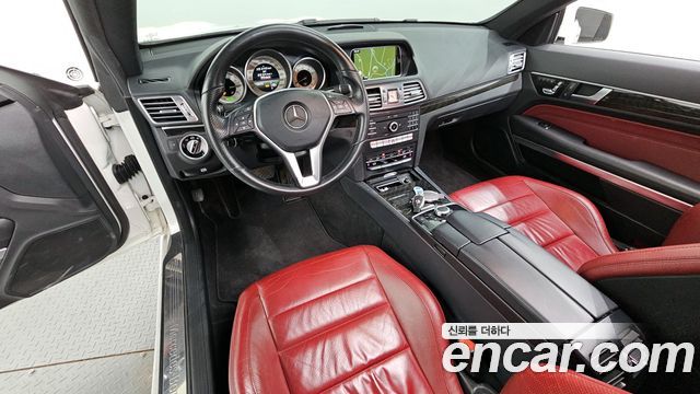 Mercedes-Benz E-Class 2015 thumb 8