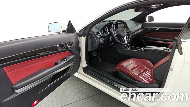 Mercedes-Benz E-Class 2015 thumb 11