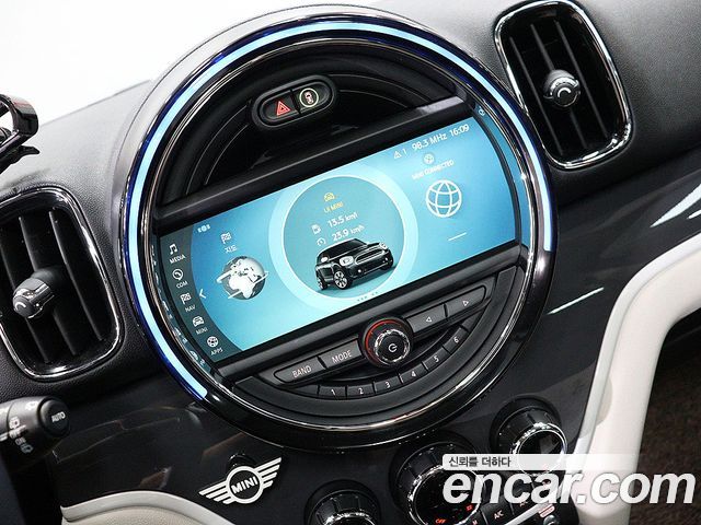 Mini Countryman 2019 thumb 8