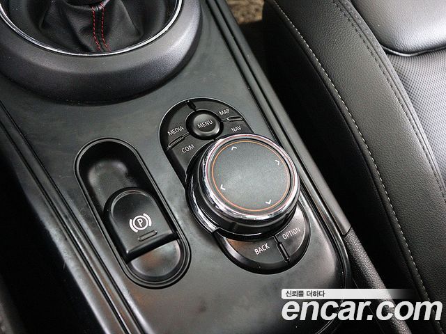Mini Countryman 2019 thumb 10
