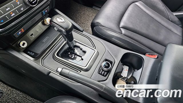 SsangYong Rexton 2019 thumb 10