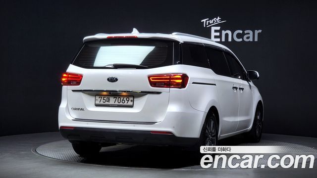 Kia Carnival 2019 thumb 3