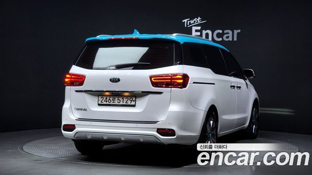 Kia Carnival 2020 thumb 3