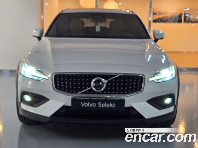 Volvo V60 2025 thumb 4