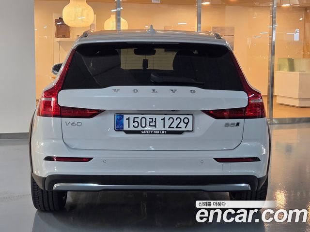 Volvo V60 2025 thumb 5