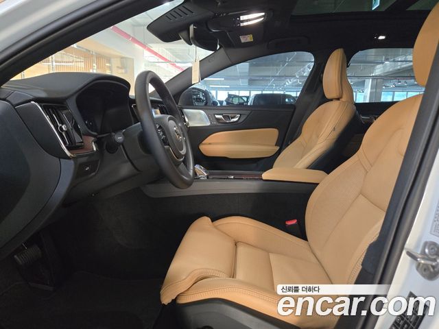 Volvo V60 2025 thumb 11
