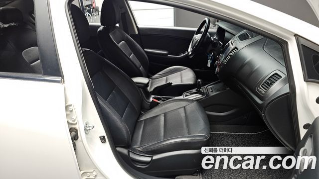 Kia K3 2015 thumb 11