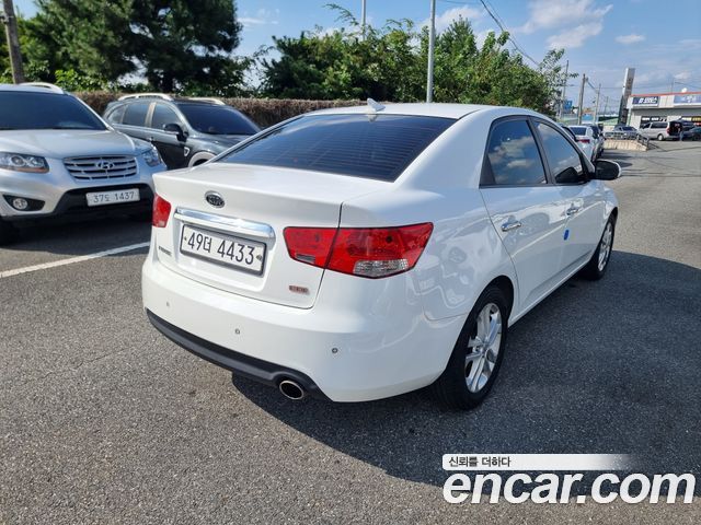 Kia Carens 2011 thumb 5