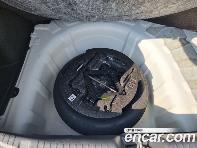 Kia Carens 2011 thumb 10