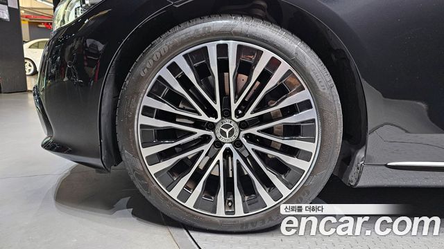 Mercedes-Benz S-Class 2022 thumb 6