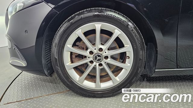 Mercedes-Benz A-Class 2020 thumb 6