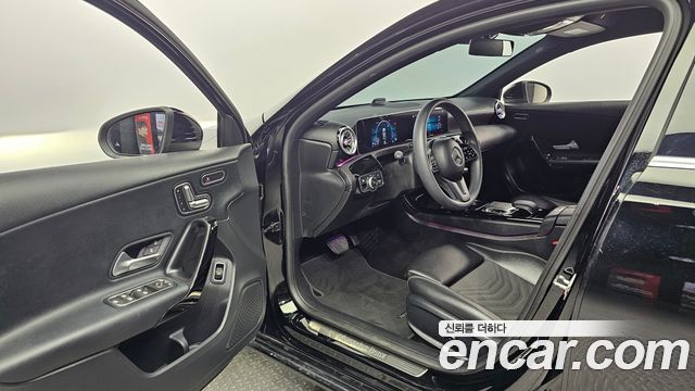 Mercedes-Benz A-Class 2020 thumb 11