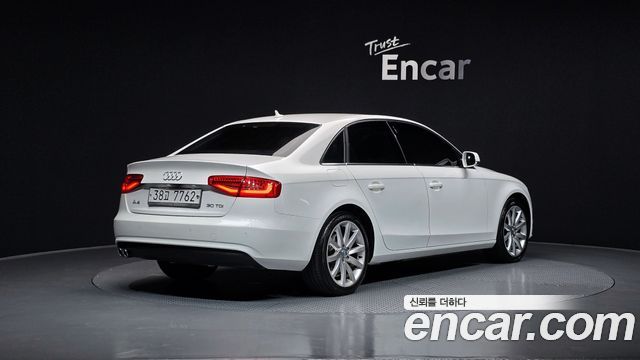 Audi A4 2015 thumb 3