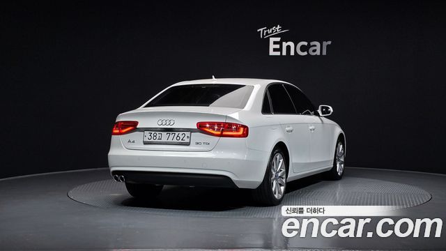 Audi A4 2015 thumb 5