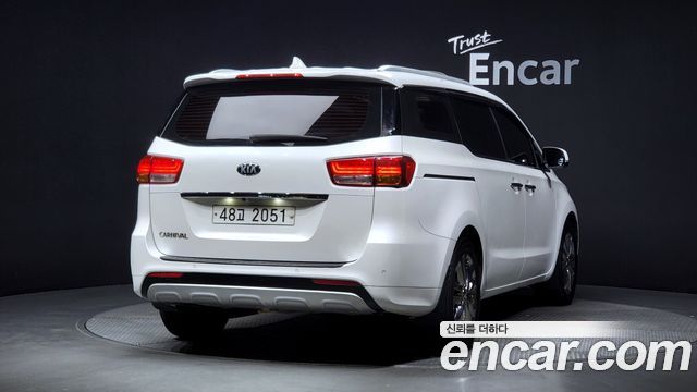 Kia Carnival 2015 thumb 3