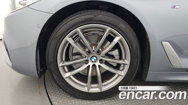 BMW 5 серии 2017 thumb 6