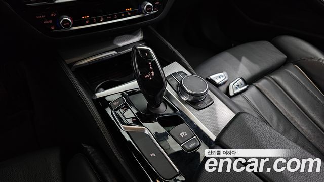 BMW 5 серии 2017 thumb 10