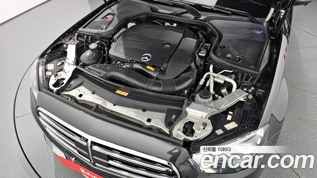 Mercedes-Benz E-Class 2022 thumb 7