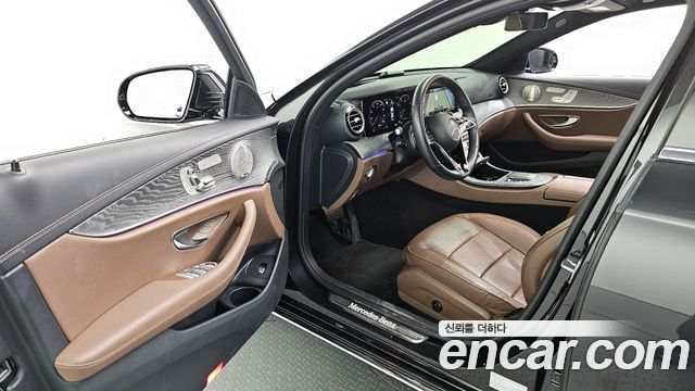 Mercedes-Benz E-Class 2022 thumb 11