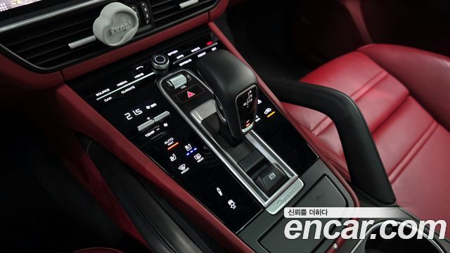 Porsche Cayenne 2021 thumb 10