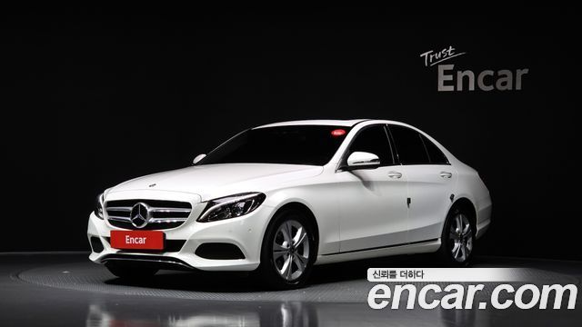 Mercedes-Benz C-Class 2018 thumb 2
