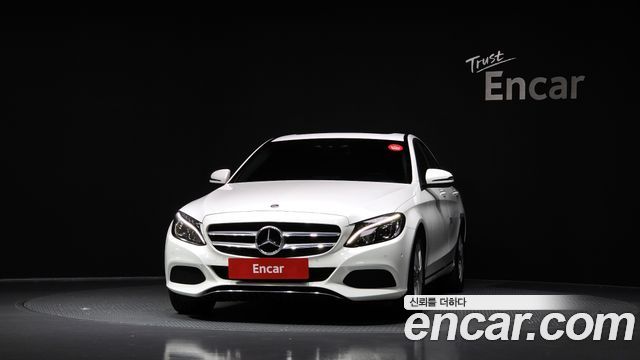Mercedes-Benz C-Class 2018 thumb 4
