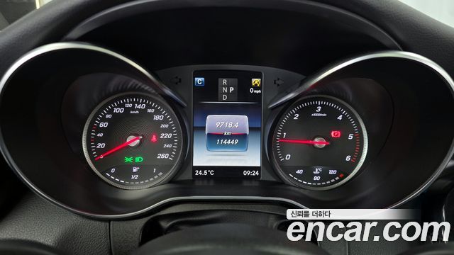 Mercedes-Benz C-Class 2018 thumb 9