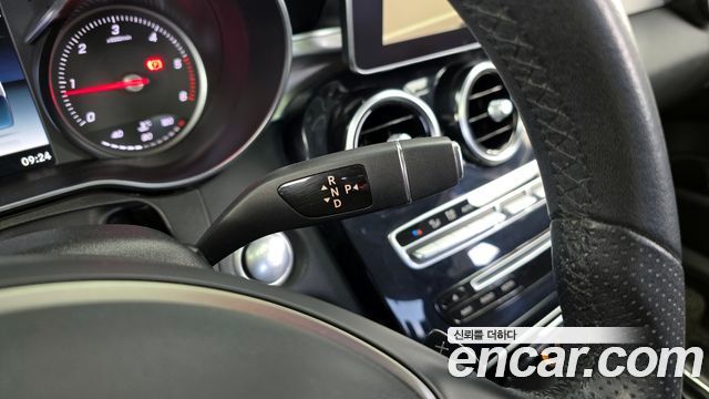 Mercedes-Benz C-Class 2018 thumb 10