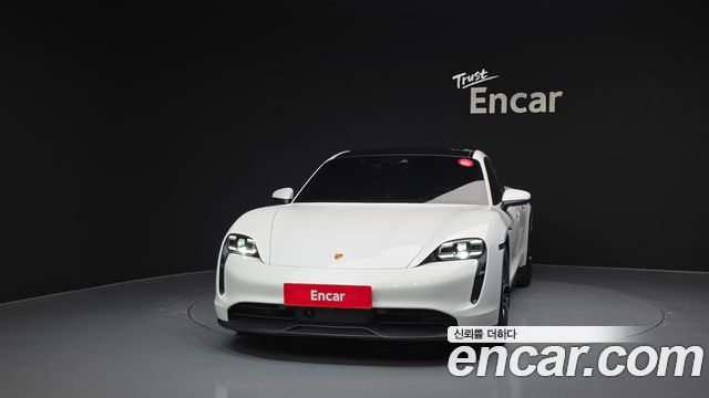 Porsche Taycan 2023 thumb 4