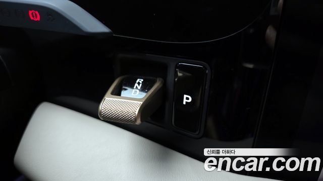 Porsche Taycan 2023 thumb 10