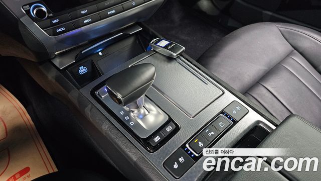 Genesis G80 2020 thumb 9