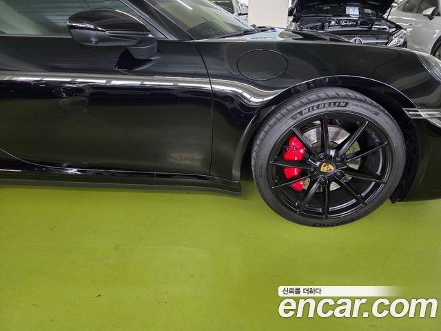 Porsche 911 2020 thumb 5