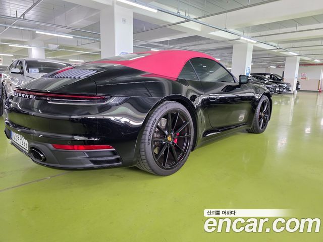 Porsche 911 2020 thumb 6