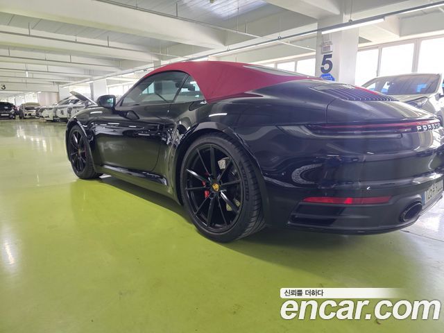 Porsche 911 2020 thumb 8