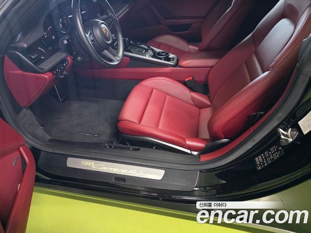 Porsche 911 2020 thumb 10
