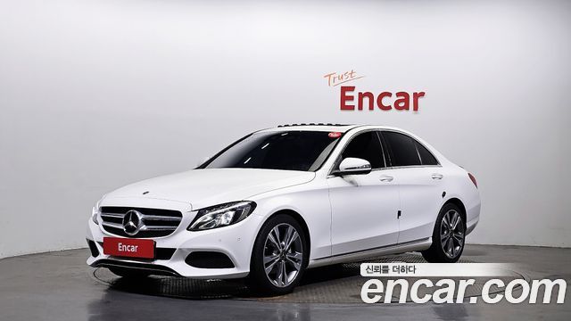 Mercedes-Benz C-Class 2018 thumb 2