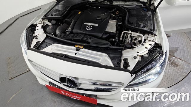 Mercedes-Benz C-Class 2018 thumb 6