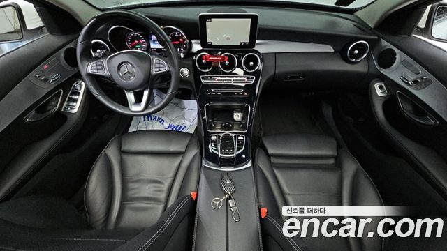 Mercedes-Benz C-Class 2018 thumb 7